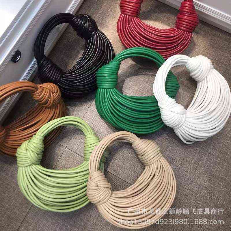 

Niche design noodles pull bread summer new fashion knot woven croissant Bag Fashion portable shoulder bag 220615, White