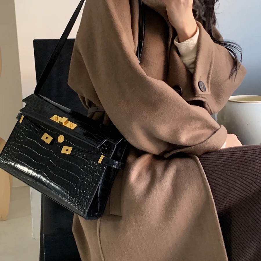 

10A Top quality Small leather shoulder bag woman handbags fashion designer Bags crossbody bag Luxurious lady clutch purse 24cm tote bagss With box Y011