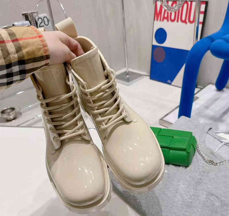 

New strap boots spring and summer 2022 the same Martin boots ahigo of family B lovers' jelly color non slip rain shoes, Peacock blue