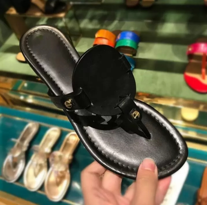 

Branded Summer Sandals Cutouts Flats Low Heels Slippers Fashion Luxe Tories Slippers Rubber Summer Flip-flops Outdoor Beach Shoes Pool Slippers, Color 1