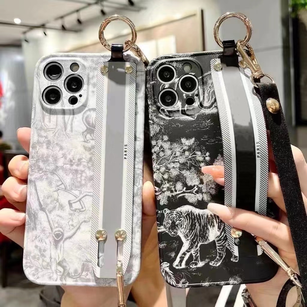 

Luxury designer phone cases iphone 11 12 13 Pro max 13pro Xs XR soft 8Plus female 7plus Samsung Galaxy S9 S10 s20 Wrist strap, Customize