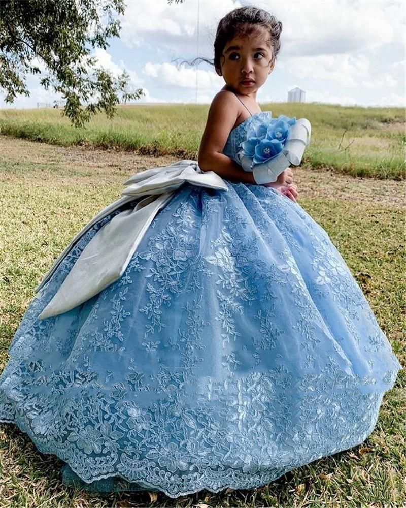 Puffy Dentelle Robe De Bal Petite Fille Pageant Robes Bébé Bleu Spaghetti Arc Longueur De Plancher Enfants Fille Brithday Fête Tenue De Cérémonie