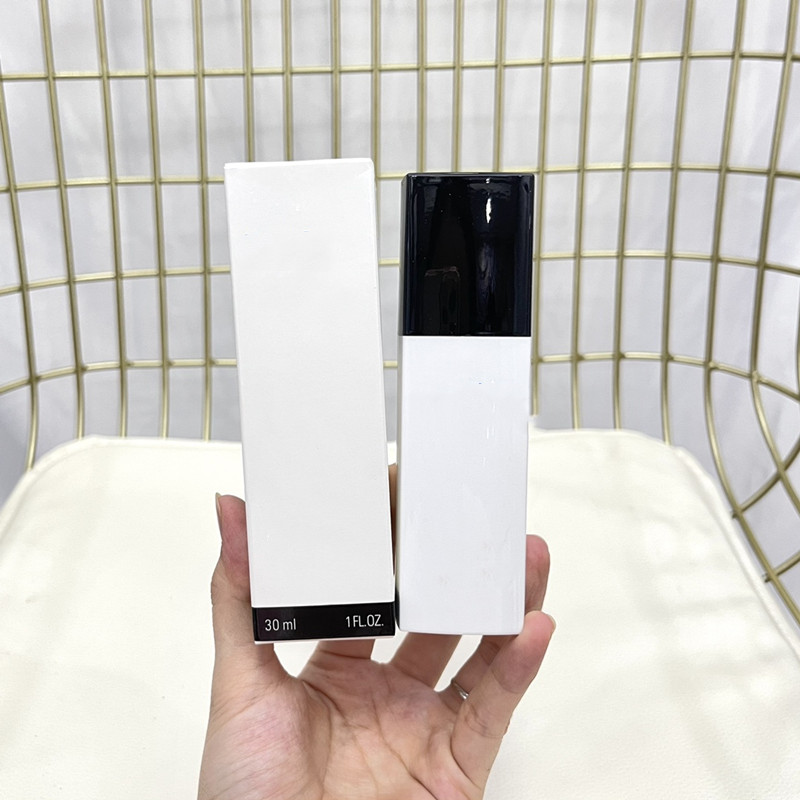 

EPACK Top Quality Famous Hydra Beauty Camellia Water Cream 30ml Lotion Fluide Hydratant Illuminateur Illuminating Hydrating Fluid Essence