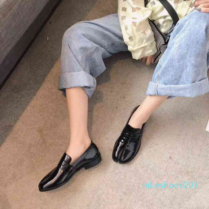 

Dress Shoes Designer Retro Split Toe Shoes Women Flat Loafers Fashion Chunky High Heels Black Small Leather Shoes Summer 220324 sza1, Black tie 819-9