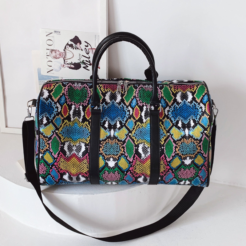 

Wholesale leathers shoulder bag street fashion color snake handbag outdoor sports fitness print travel bag horizontal large-capacity contrast leather backpack, Green3-20427