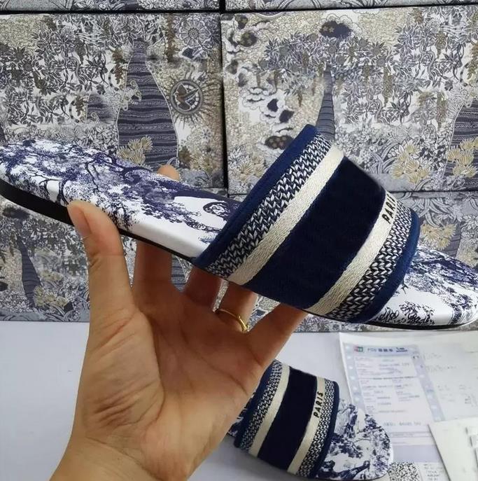 

Luxury Designer Sandals Women Summer 2022 brands Slippers tory Flat Beach Fashion Wild Women's Shoes Cd, 24