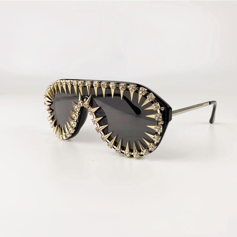 

Sunglasses Ladies Luxury Beautiful Crystal Color Women Vintage Diamond Large Round Gothic Party Sun Glasses OculosSunglassesSunglasses