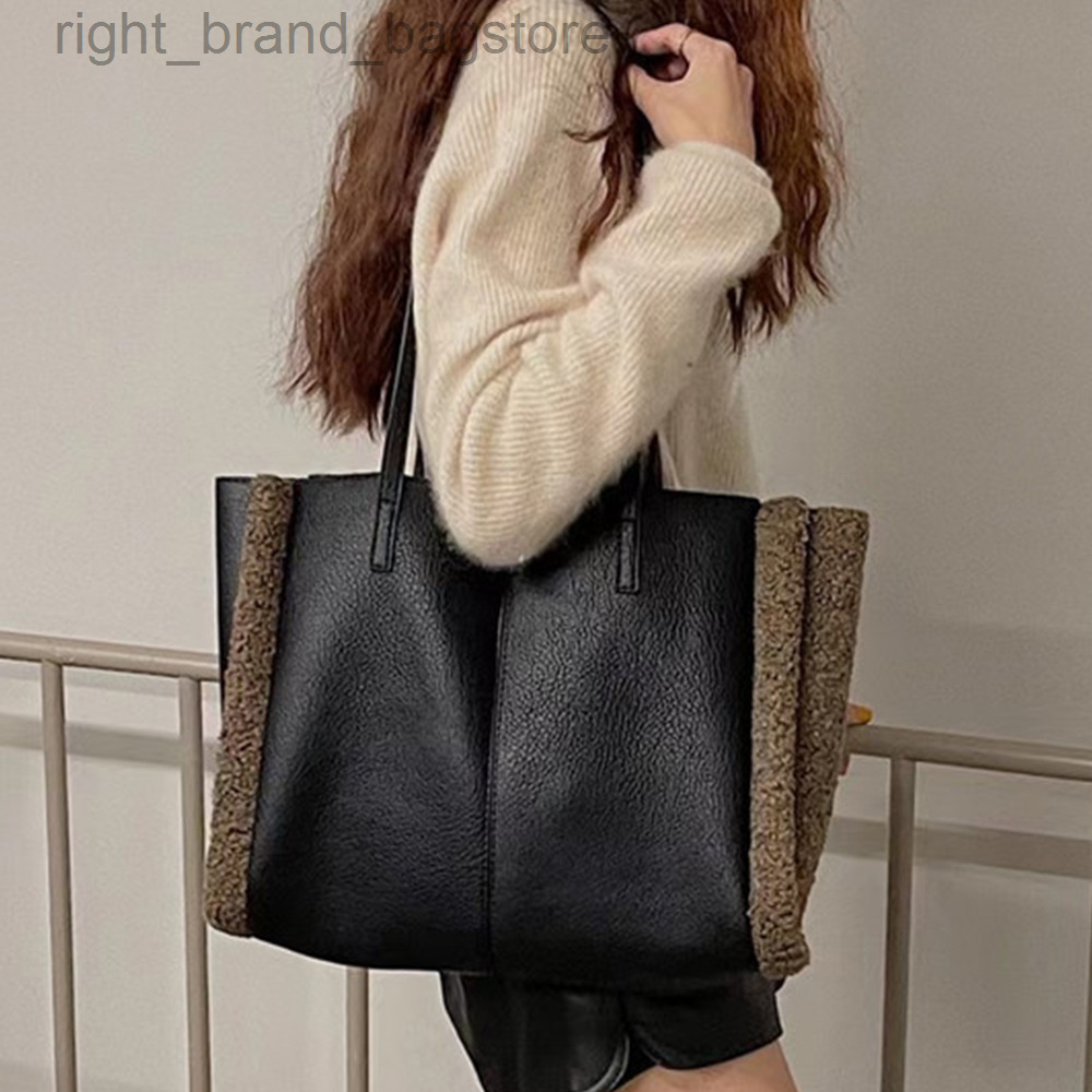 

Overlarge Soft Handbags and Purses Designer Lambswool Tote Women Shoulder Bag Brands Faux Fur Shopper Bags for Women 2022 Clutch W220813, Coffee