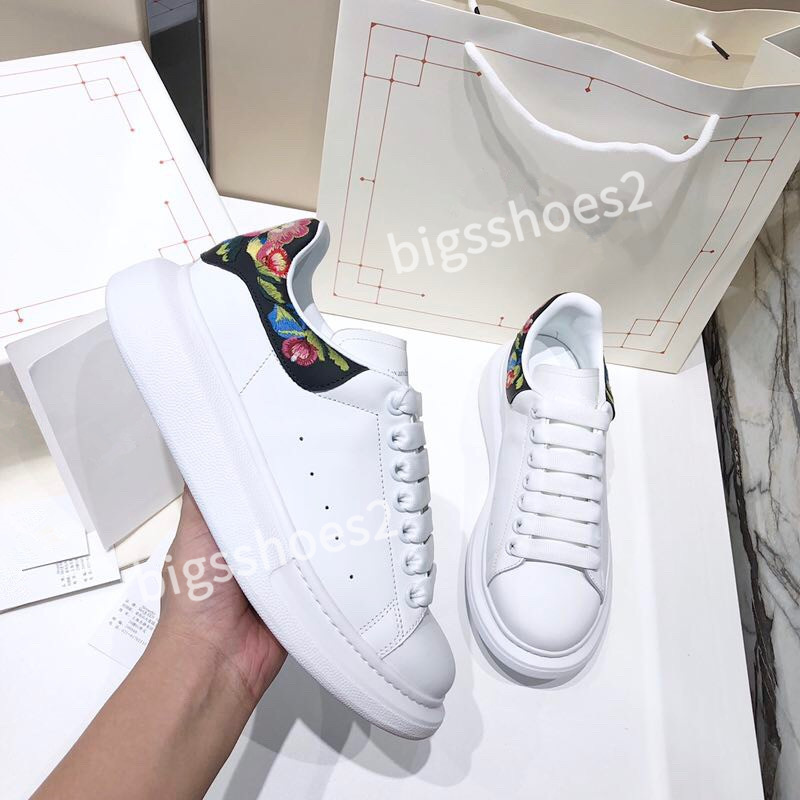 

2022 New high-quality luxury designer fashion Sneakers casual shoes leather trend design triangle sneakers non-slip comfortable flatshoes size34-46 xrx190910, 01