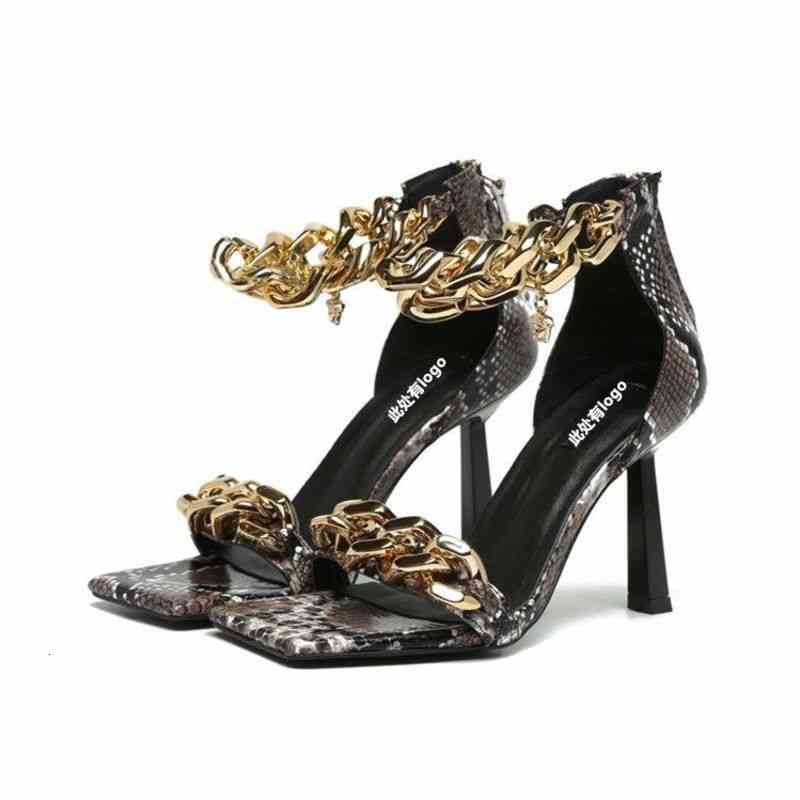Chaussures habillées Sandales à talons hauts pour femmes Medusa Summer Fashion Square Head Chain en cuir serpentin avec des talons minces 5661