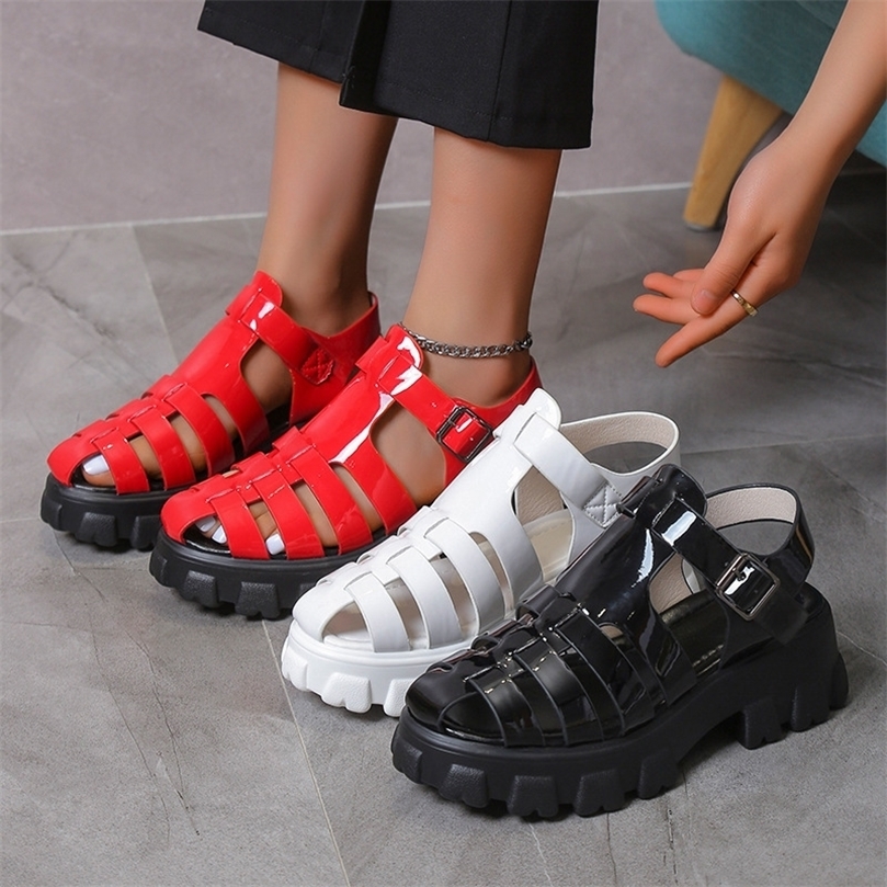 

Sandal Roma Baru Wanita Musim Panas Bersol Tebal Gesper Berlubang Sepatu Pantai PU Klub Malam Luar Ruangan Mewah 220611, White