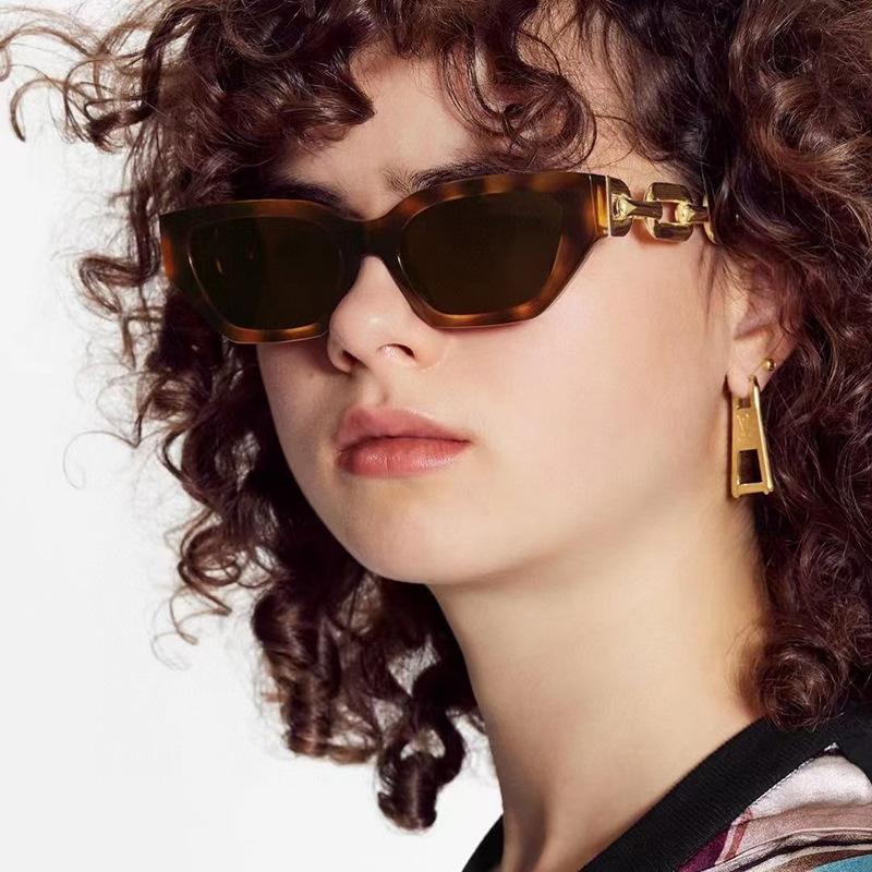 

Sunglasses Chain Leg Women Fashion Small Frame Cat Eye Polygonal Trendy Hip Hop Glasses Shades For WomenSunglasses
