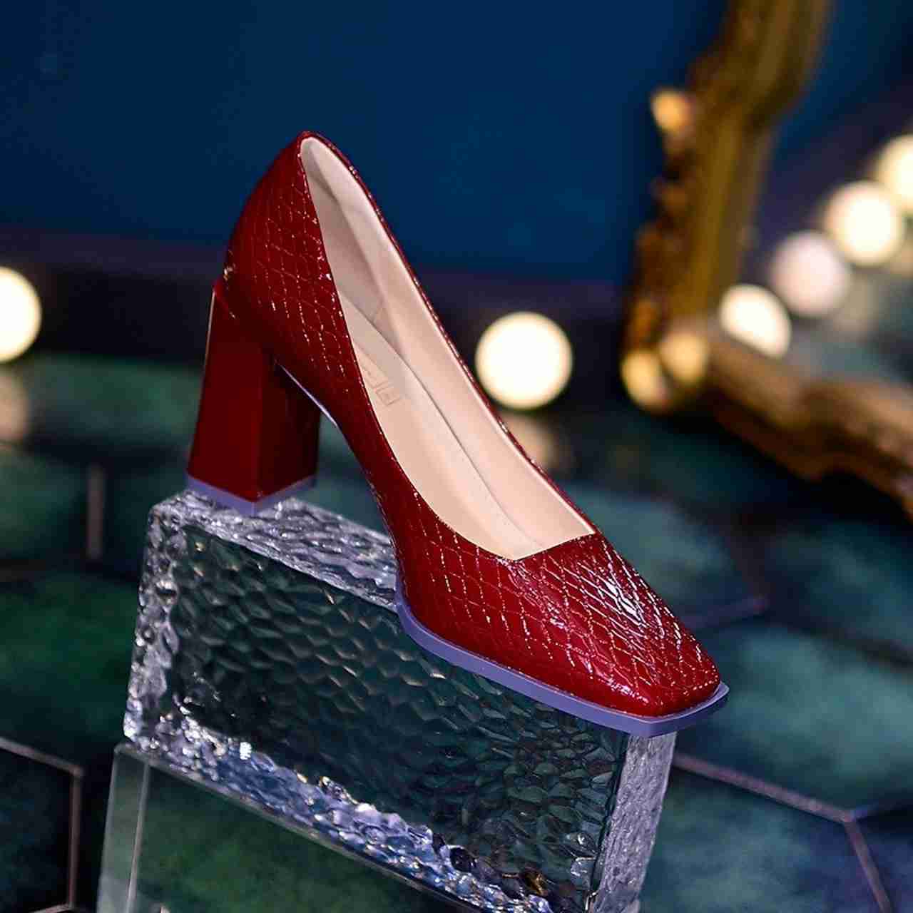 

Classic luxury Paris Women's sexy high heels thick heel professional work shoes pumps 2022 autumn new square toe ladies black beige single Designer Famous brand