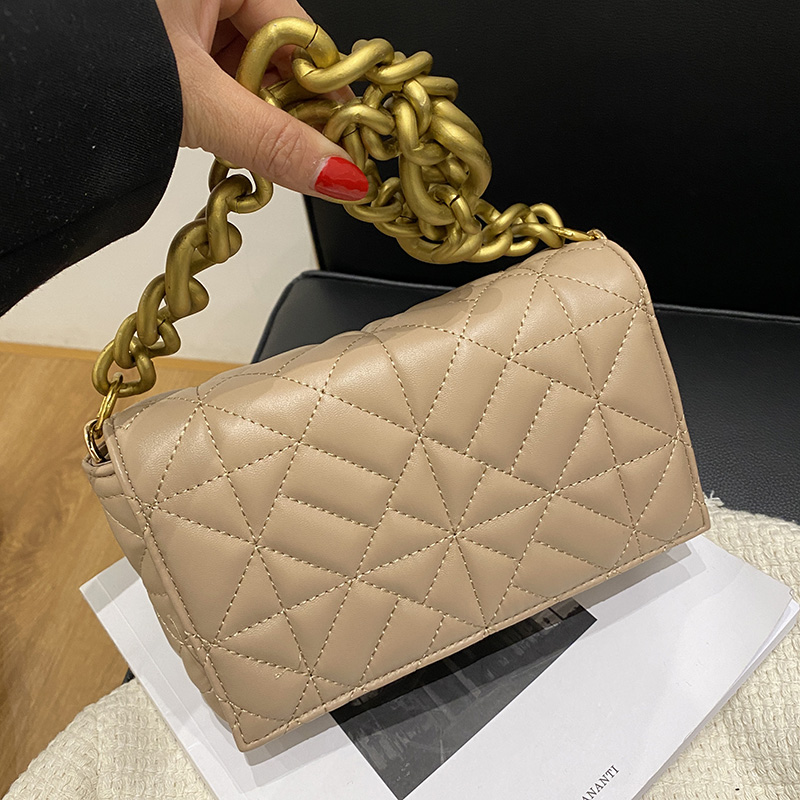 

New Luxury Women Messenger Bag Ladies Green Blue Handbags and Purse Designer Female Thick Chain Shoulder Bag Chic Armpit Bags fashionbag250, About(14cm-9cm-9cm)