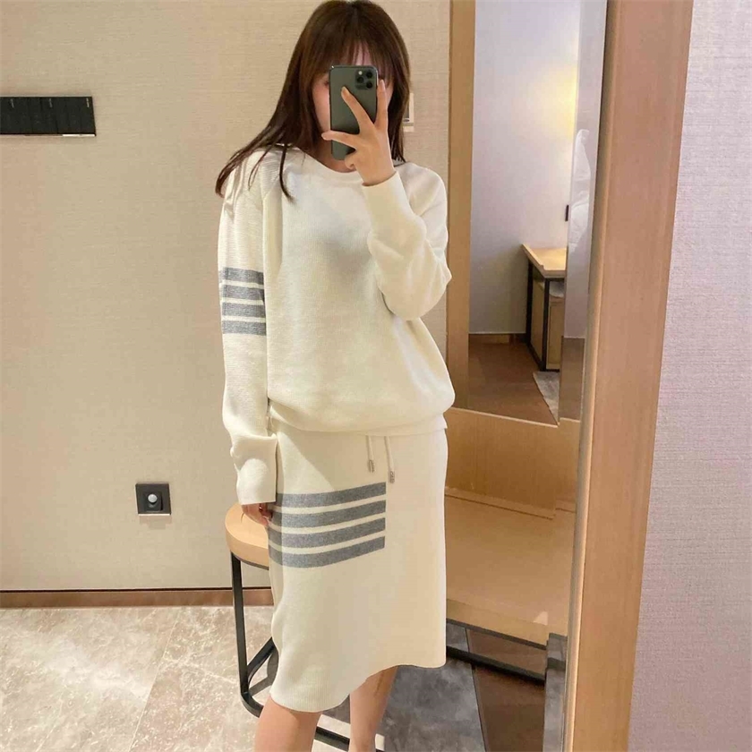 

summer explosion autumn and winter TB college style four bar waffle Knitted Top age reduction Hip Wrap Skirt casual suit women, White