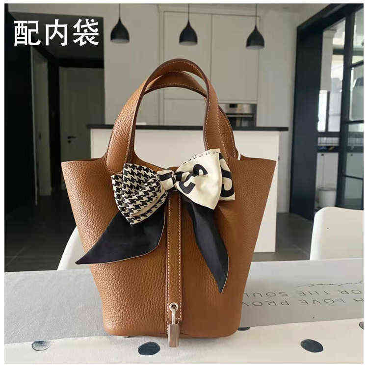 

First Layer Kraft Vegetable Basket Bucket Steamed Stuffed Bun Mother Bag Fashion Trend Handbag Women's, Red