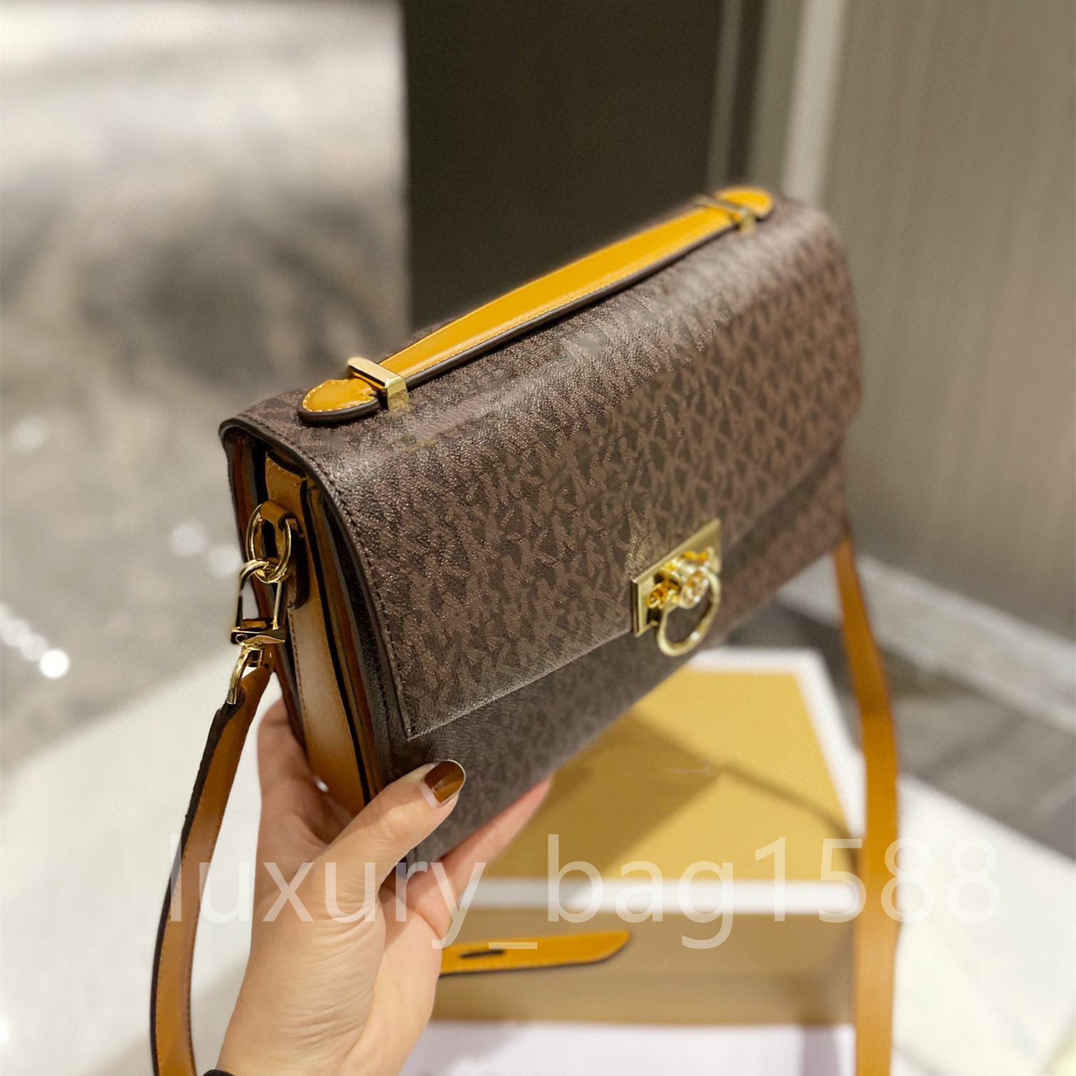 

7A Top Fashion Shoulder Bag Canvas Cowhide Splice Designer Large Capacity MMKK Retro Flap Women Bag Original Hardware, Orange