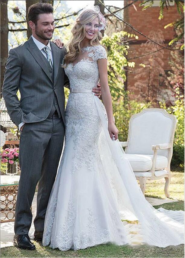 

2022 new wedding dress shoulders round neck short sleeve slim lace small trailing fishtail Wed Dress Vestido de novia, White