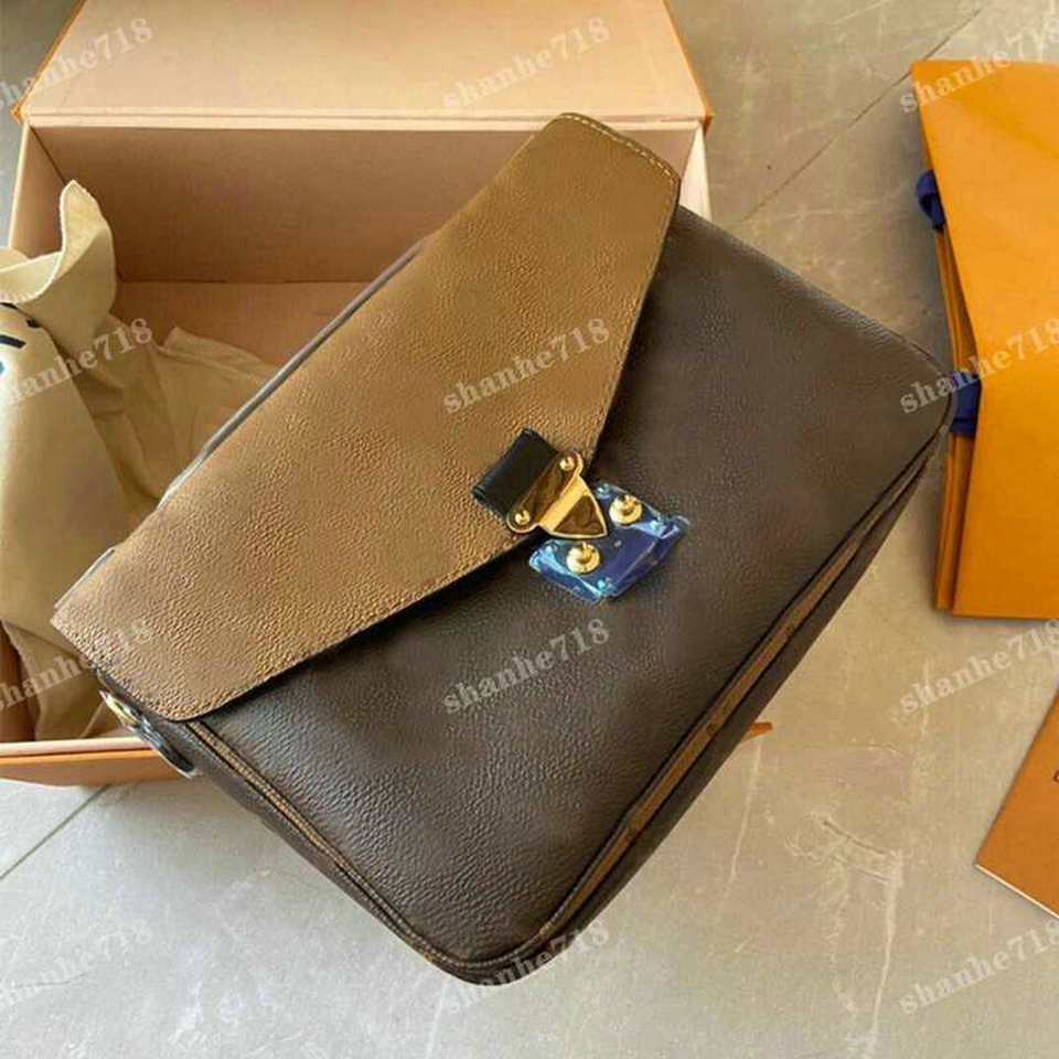 

Brown Classic Messenger Bag for Women Leather Black Emboss Shoulder Crossbody Bags Designer Luxury Handbags Clutchs Ladies Purses M44876, Bubble paper package