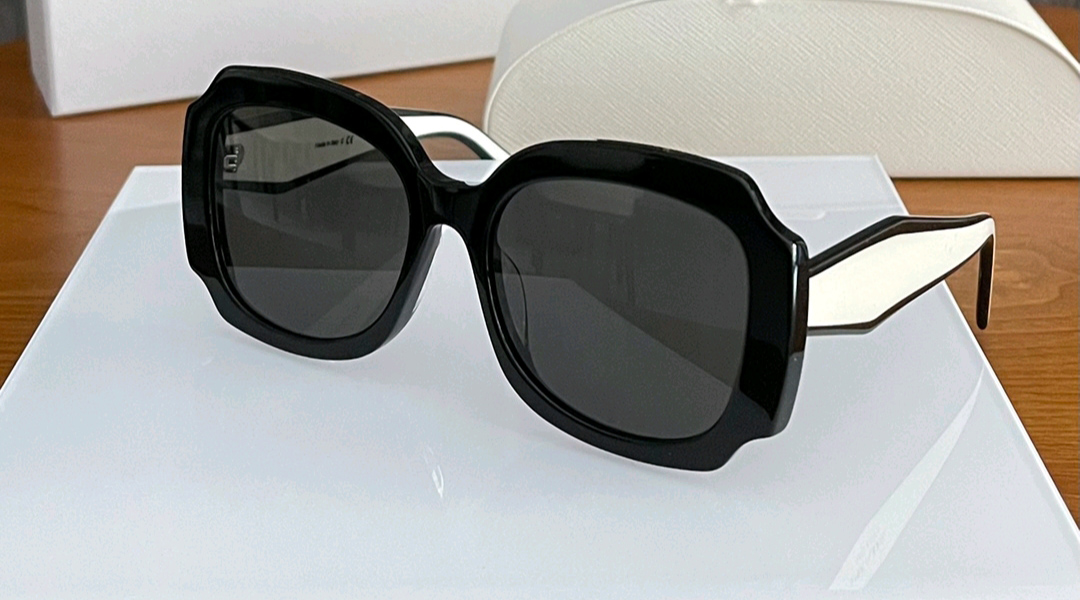 

Oversized Sunglasses White Black Squared Sunglasse for Women Sun Shades UV Prodect Eyewear for Summer with Box