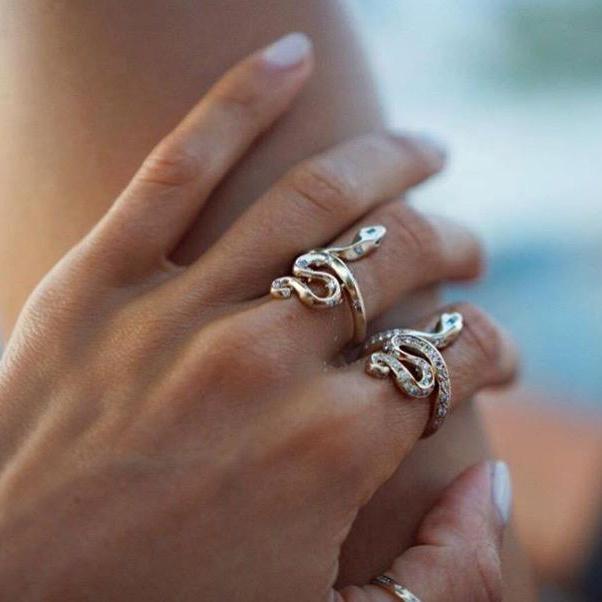 

Cluster Rings Gold Color Modern Fashion Cute Animal Jewelry Long Snake Wrap Women Lady Full Minimal Delicate Finger Ring Size 6# 7# 8# 9#Clu