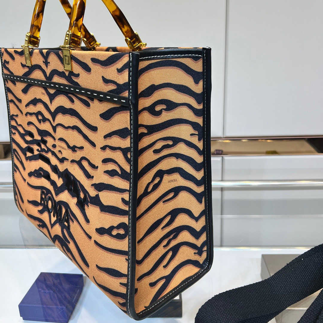 

Luxury Designer Italy Brand Classic Sunshine Tiger Totes Bags High Quality Canvas Handbags Fashion Bestselling Women Shoulder Bag Designers sj, As show 36x30cm
