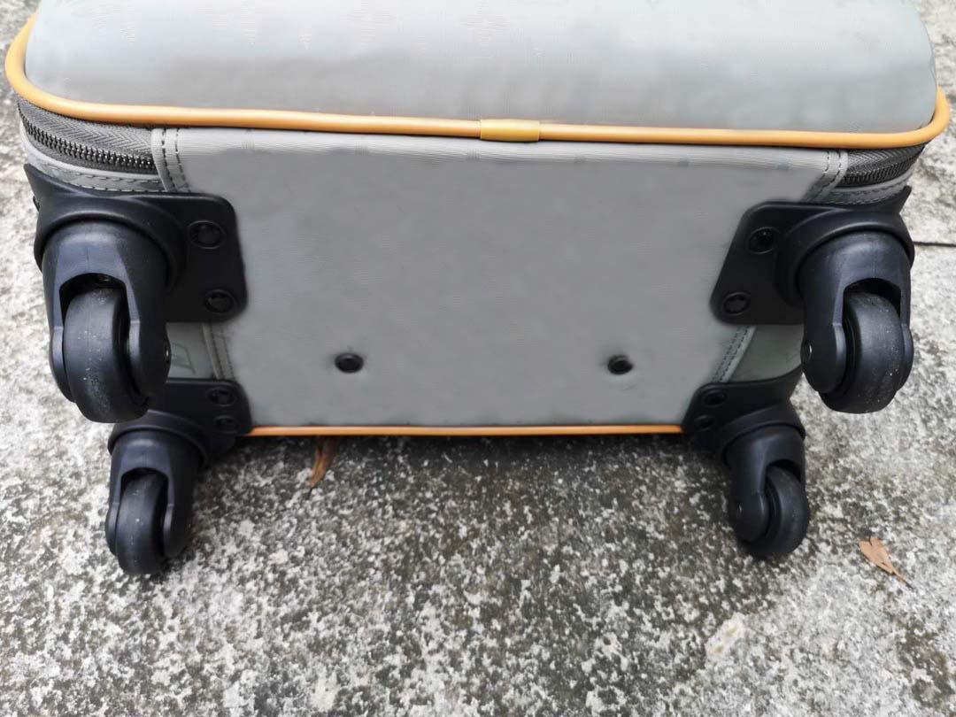 

2022 Trolley rolling wheel travel duffel bags men carry on luggage travelling suitcase for women famous designer purse