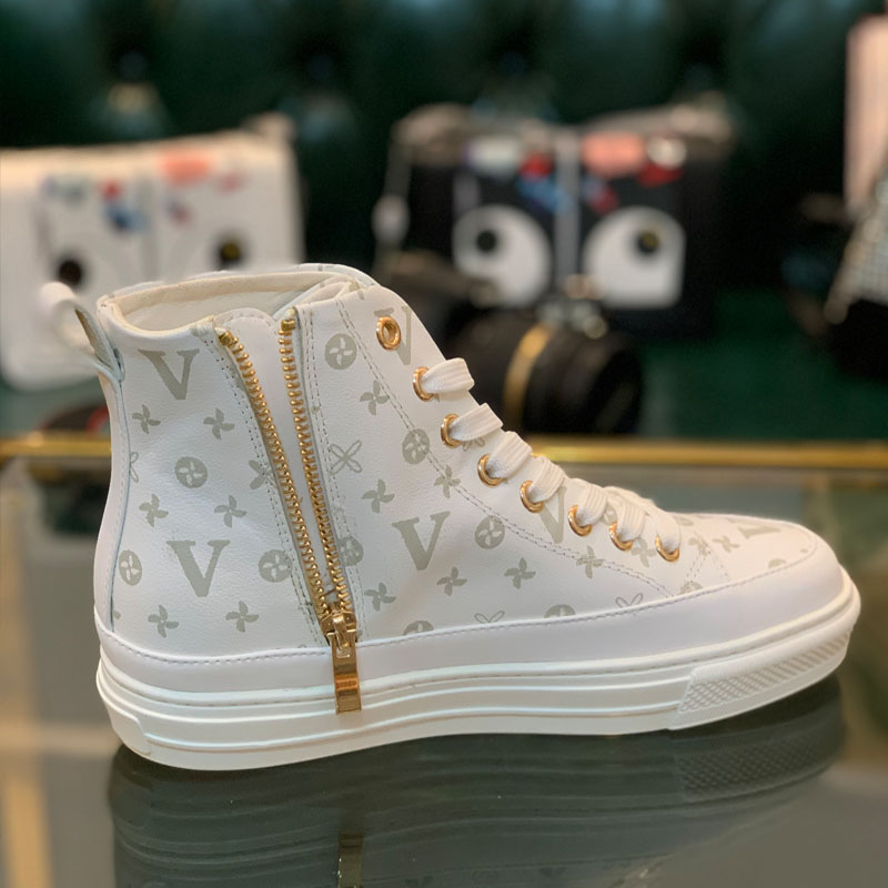 2022 Spring and Automne High Top Chaussures de mode féminine Légier leisure Fashion Middle Top imprimé Petites chaussures blanches Flat Bottom Si