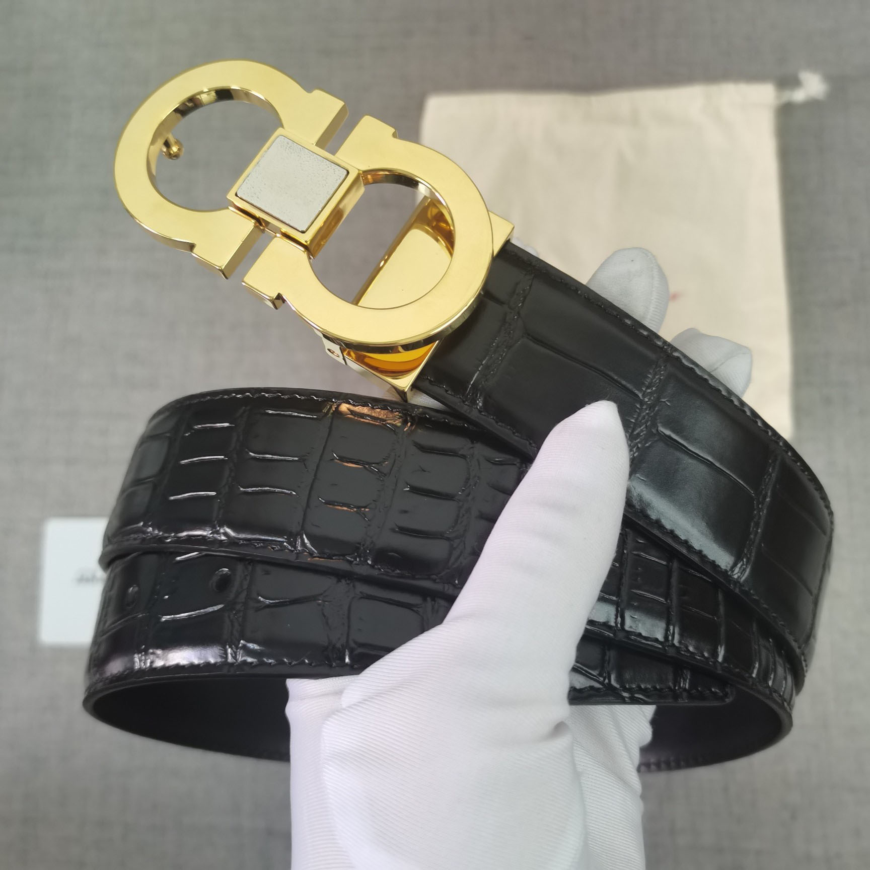 Designer belts Men Fashion Black Business Womens Casual Big Gold Buckle with brushed brass buck Double-sided first layer cowhide Top fashion belt