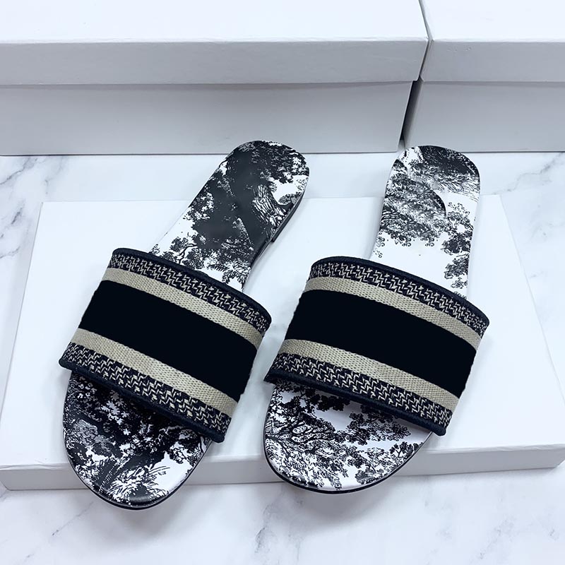 

2022 FashionFloral Brocade Luxury Sandals Paris Embroidered Slippers Dazzle Women Ladies Italy womens Shoes Cotton Embroidery Summer Designer Slides Low Heel, Box