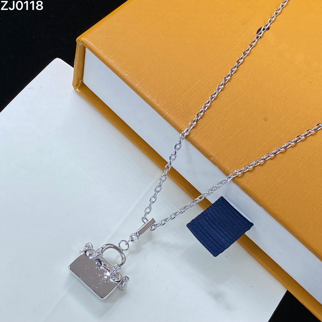 

Fashion Pendant Necklaces Simple Silver Plating Clavicle Chain Necklace For Women Stainless Steel Jewelry Mini Cubic Bag Charm Chokers With box