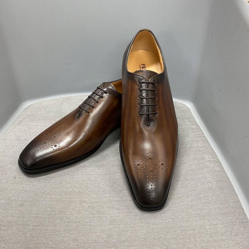 

Leather Oxford Shoes Men Solid Color Casual Fashion Brock Hollow Out A Piece of Leather Handmade Formal Business Office Wedding Shoes KB225, Clear