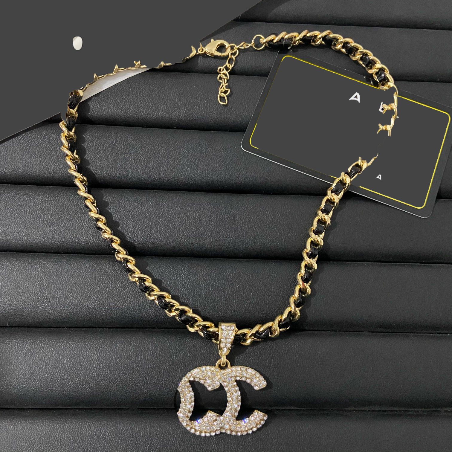 

22ss 15style Newest Logo 18K Gold Plated Pendant Letter Necklace Leather Luxury Brand Designer Necklaces Crystal Pearl Men Women Metal Jewelry Accessories