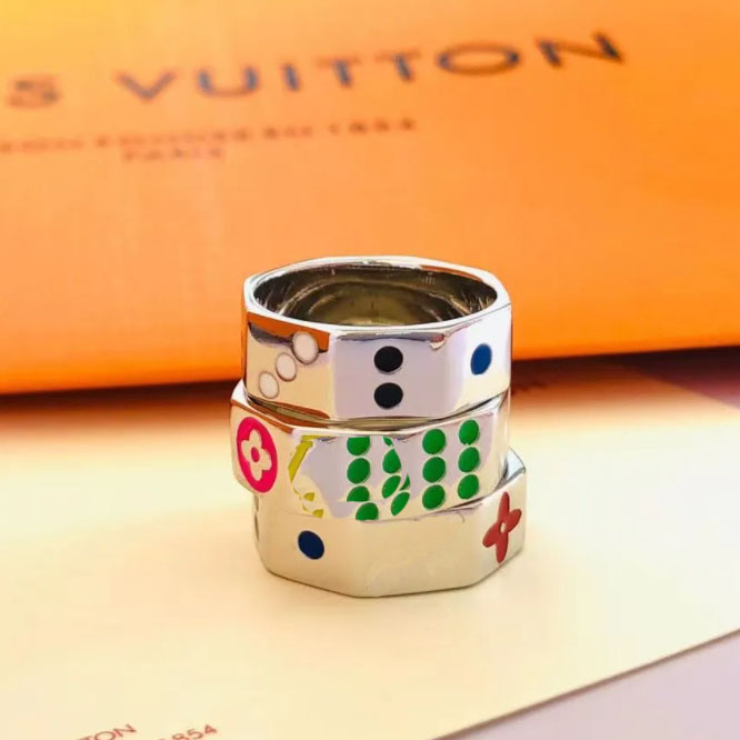 

22ss Fashion Carving Dice Enamel Presbyopia Lover Ring Men Women Classic Luxury Designer Jewelry Titanium Steel Gold-Plated Gold Silver Rose Never Fade Not Allergic