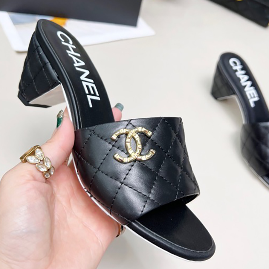 Woman Slippers Sandals high quality Stylish Metal Decor Classic Plaid Fashion Classics Sandal Women Slipper shoes Slide Eu:35-41