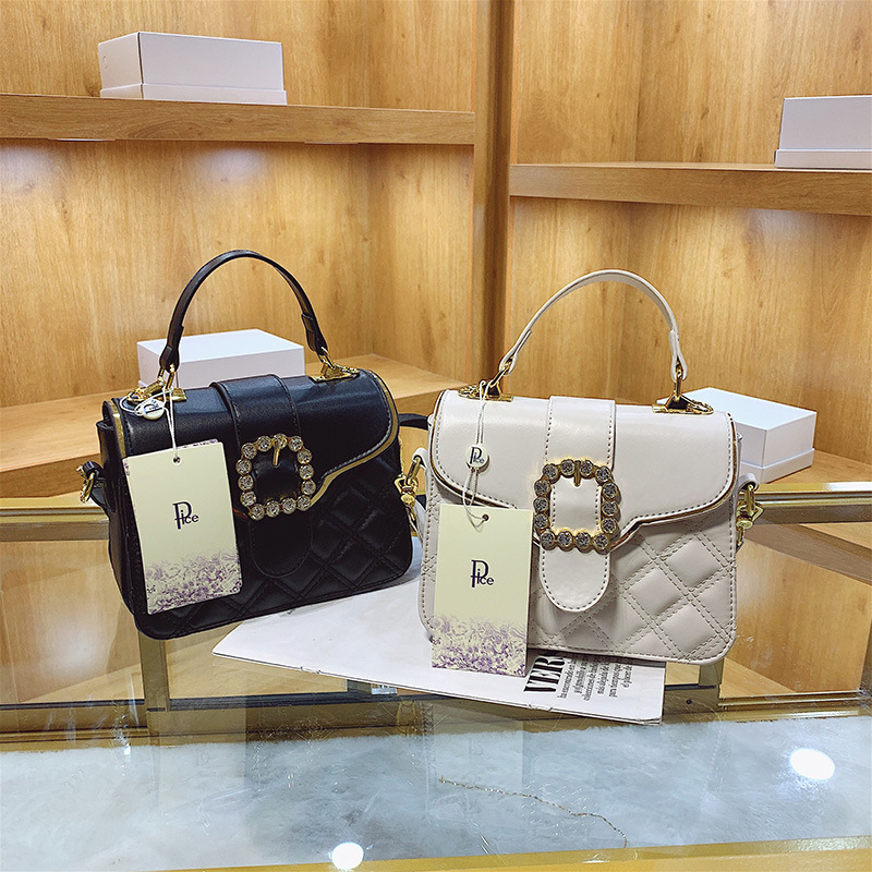 

Wholesale factory leathers shoulder bag with high quality and three layers of leather handbag elegant solid color studded handbags classic plaid backpacks, White-6065