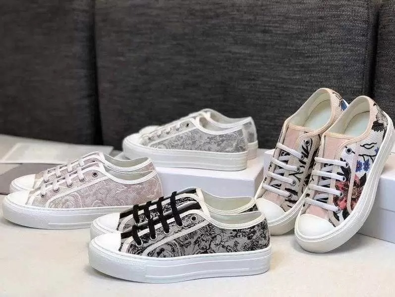 

Designer Sneakers WALK n canvas shoes Embroidery Women casual shoes Best-selling printing Sneaker Platform Girls Cotton with Rosa Mutabilis Trainers Multicolor