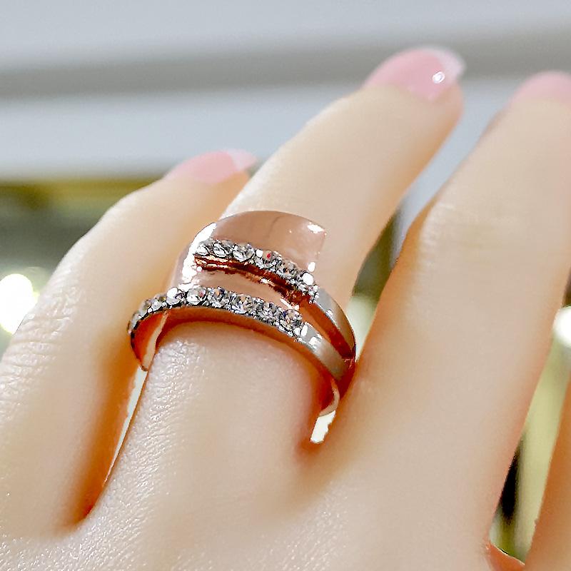 

Wedding Rings Selling Simple Atmosphere Two-color Round Zircon Rose Gold Ring Ladies Engagement Party For WomenWedding