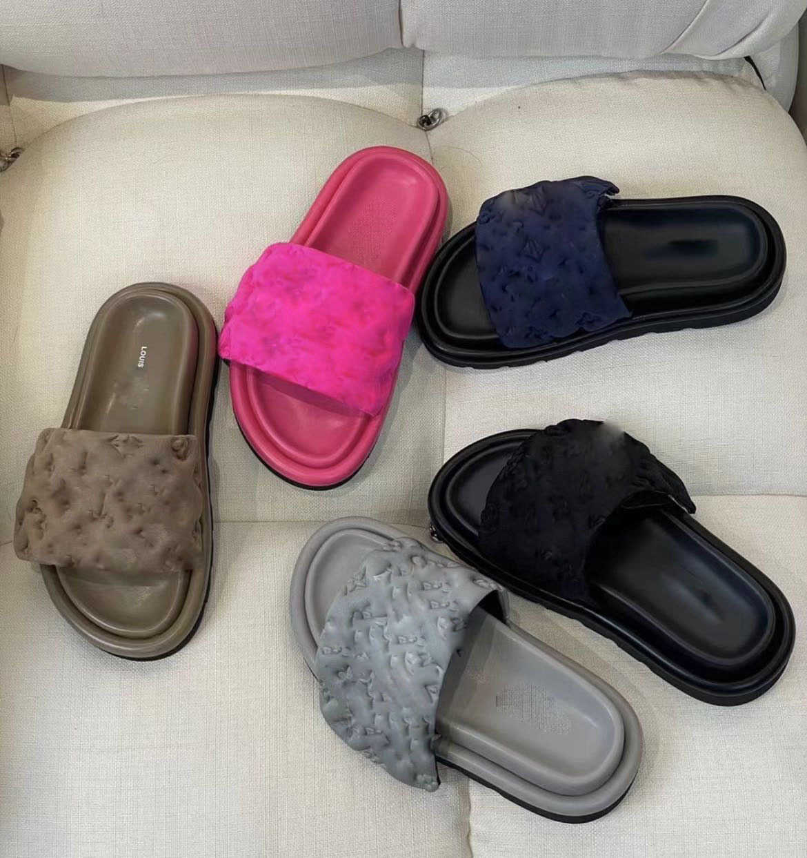 

Slipper women's new summer 2022 Velcro thick bottom relief bread printing lazy word cool slippers, Red