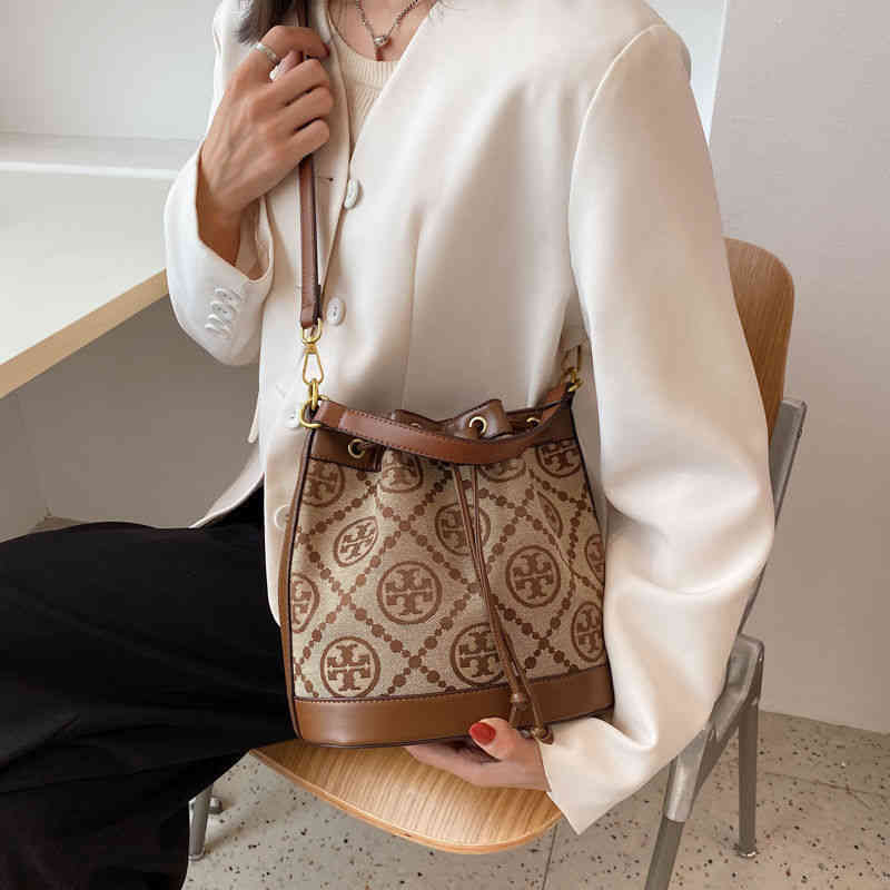 

KFW0 trend bag 50% OFF 2022 New Fashion Handbags bucket hollow out simple fairy Vintage Canvas with Drawstring, Blue