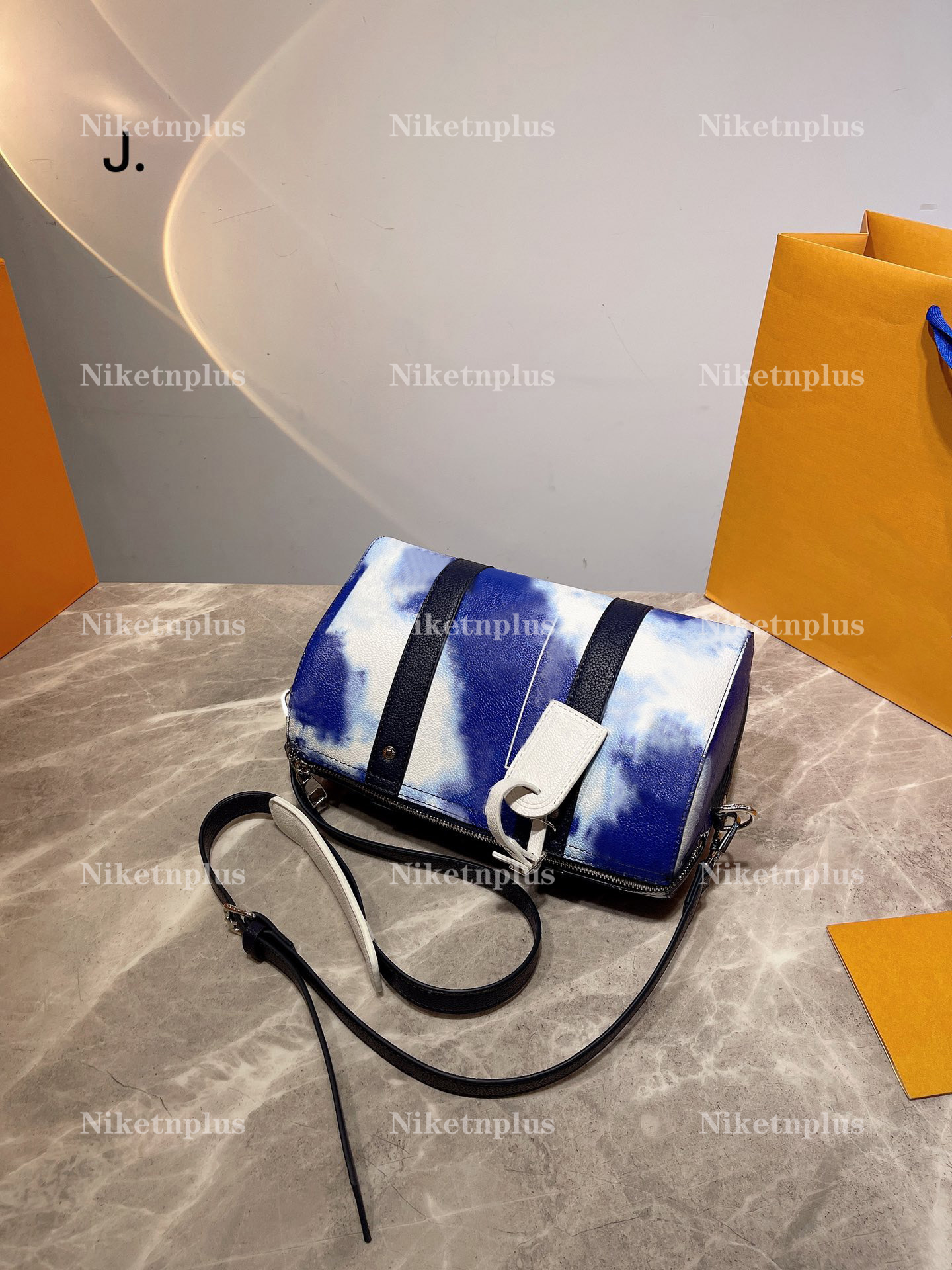 

Men's Pre-Fall 2022 Collection City Keepbag KEEP ALL Shoulder Bag Blue Bleached effect CrossBody Monograms Bandana Print Leather Handle Bag, #1