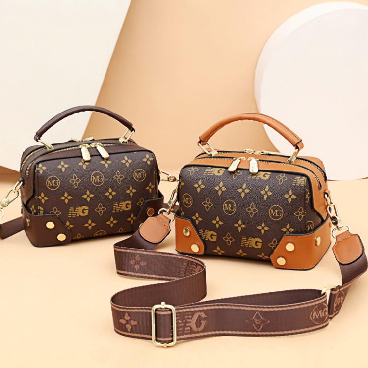 

Fashion Print Handbag Boston Pillow Bag Crossbody One Shoulder Women's Bag, Brown