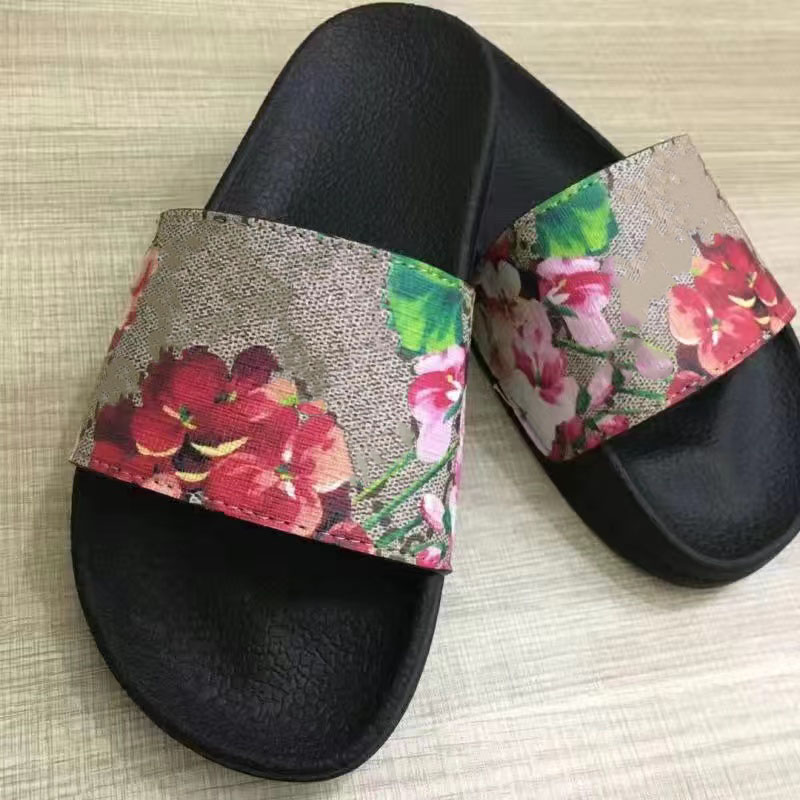

2022 Pretty Womens Summer Sandals Beach Slide Slippers Crocodile Skin Leather Flip Flops Sexy Heels Ladies Sandali Fashion Designs Orange Scuffs Shoes