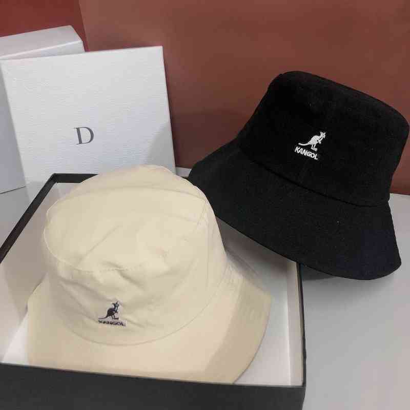 

Fashion Brand Kangaroo Embroidered Bucket Hats For Women All-month Sun Protection Fisherman Hat Outdoor Beach Summer Couple Cap H220419, Beige