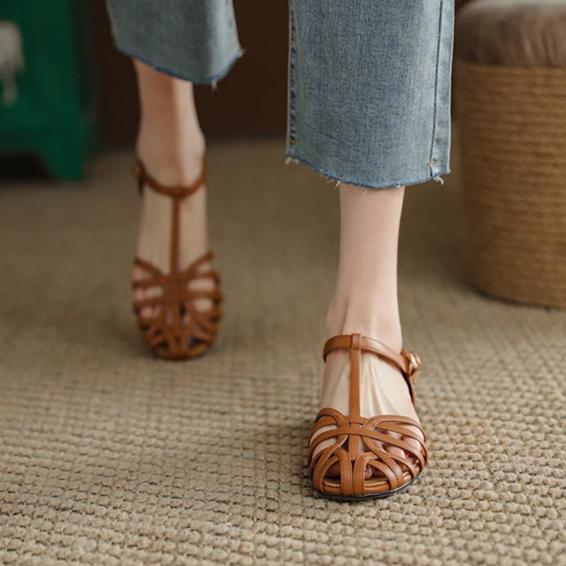 

Sandals Fashion Retro Roman Literary Style Hollow Toe Women's Thick Heel 2022 Summer T-shaped Woven Flat BottomSandals, Brown