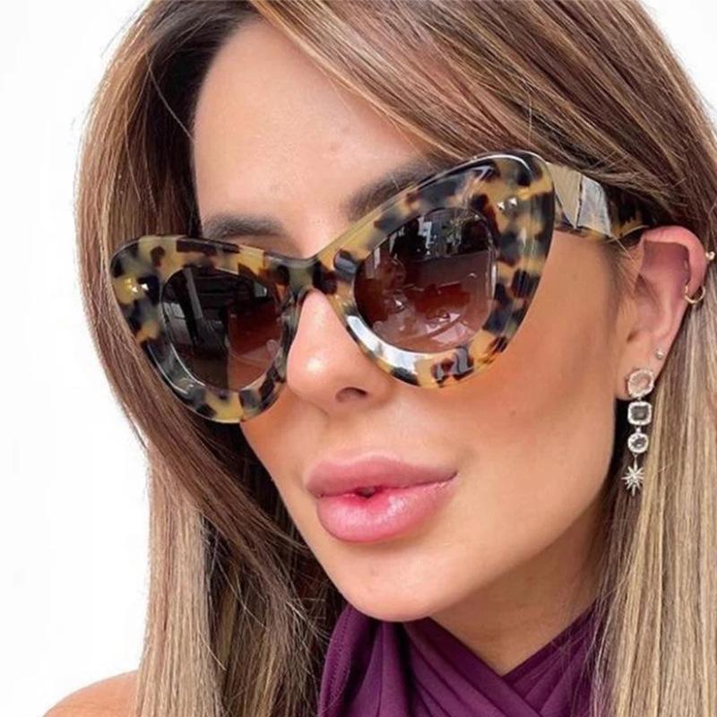 

Sunglasses Cat Eye Fashion Rivets Sun Glasses Women Sunglass Black Brown Gradient Shades Female Luxry Brand UV400 EyewearSunglasses