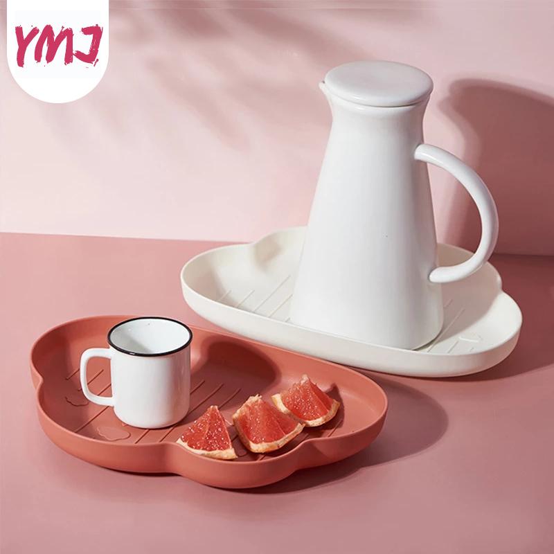 

Dishes & Plates 1PCS Creative Cloud Shape Candy Nuts Seeds Dry Fruits Plastic Bowl Breakfast Tray Home Kitchen Supplies, Red