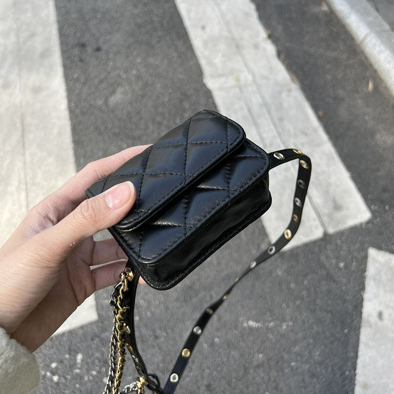 

22P Womens Lambskin Classic Mini Flap Fanny Packs Bags Chain Strap Cross Body France Girls Tiny Quilted Purse Luxury Designer Tiny Vanity Outdoor Saoche Case 12CM, Black