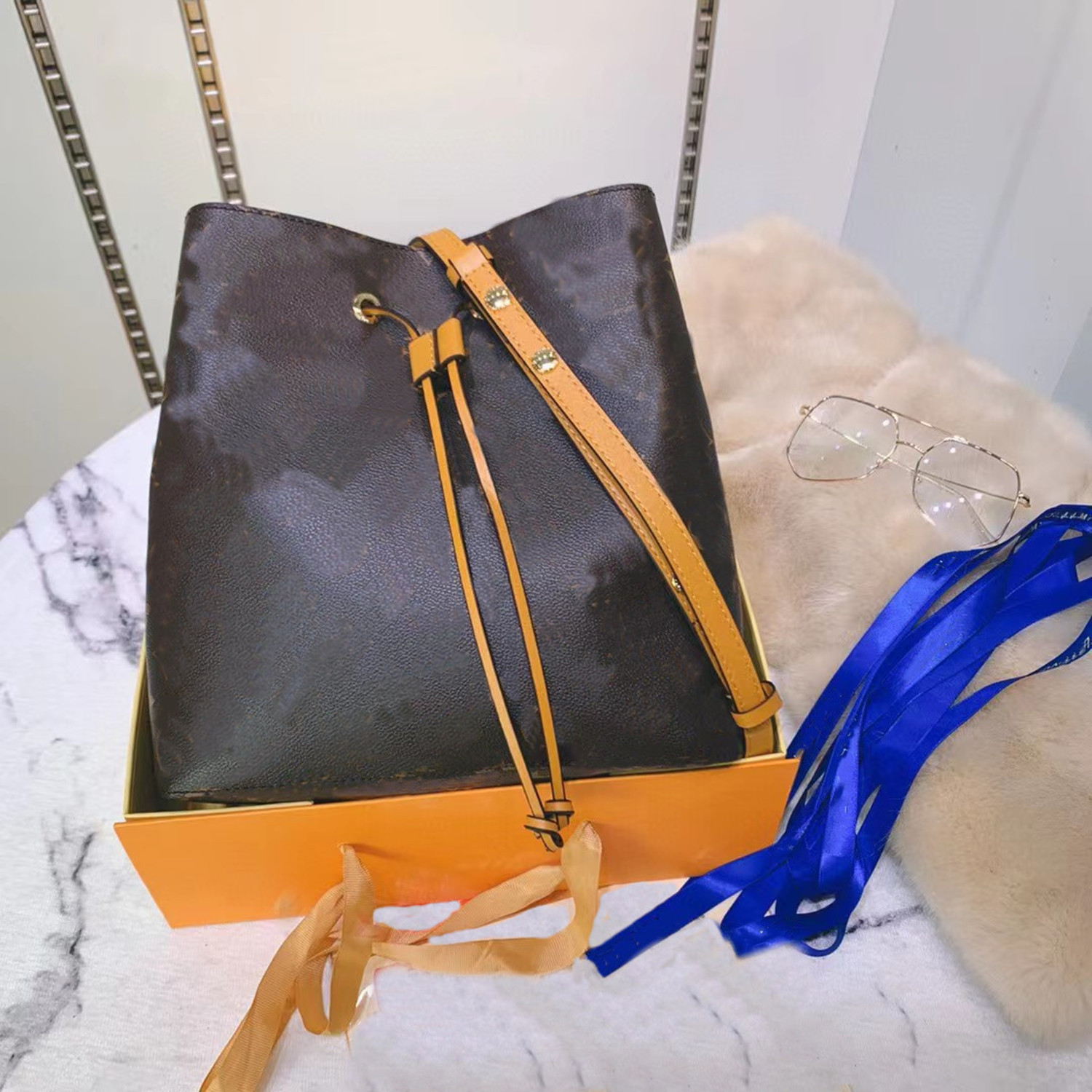 

Women Luxurys Designers Bags Fashion Womens Cross Body Printed Handbag Ladies Genuine Leather Shoulder Bag drawstring Bucket Handbags, Customize