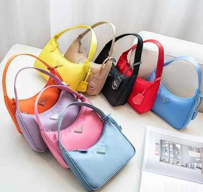 

Top quality Designer hobo shoulder bag for women Messenger promotion Chest pack lady Tote chains handbags vintage foumas Nylon bags, Red